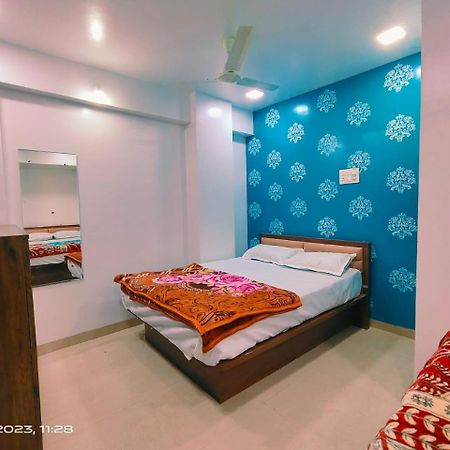 Amrit Guest House Pune Exteriör bild