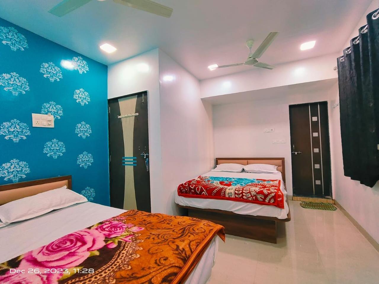 Amrit Guest House Pune Exteriör bild