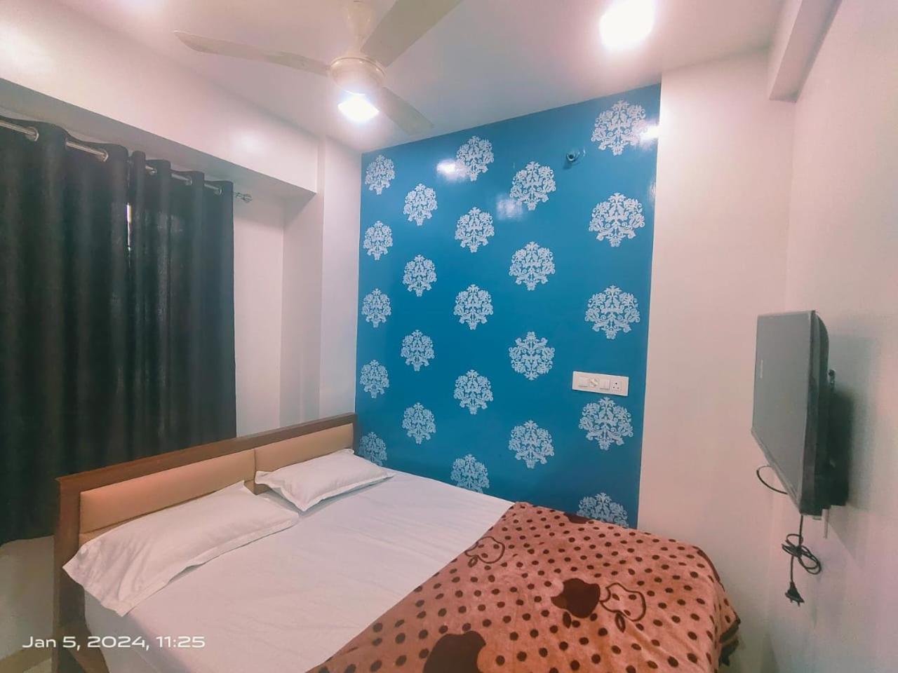 Amrit Guest House Pune Exteriör bild