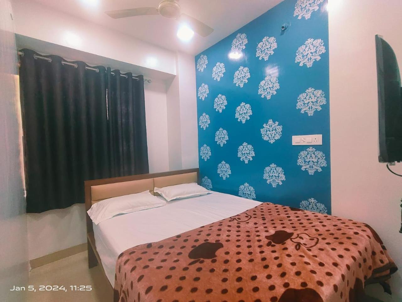 Amrit Guest House Pune Exteriör bild